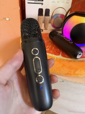 Wireless Karaoke Speaker με 2 ασύρματα μικρόφωνα και RGB φωτισμό σαν καινούργιο