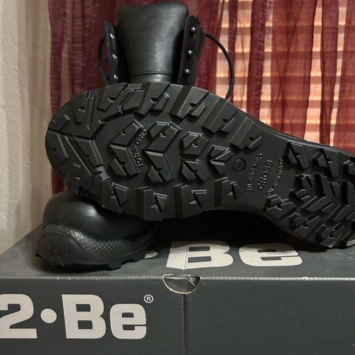 2 Be military boots new, leather, anti-slip soles, size 44
