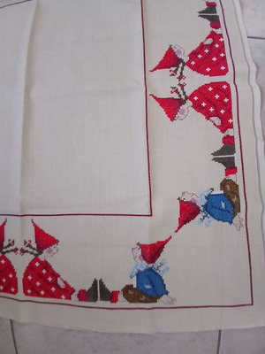 Handmade embroidery 70×70 cm