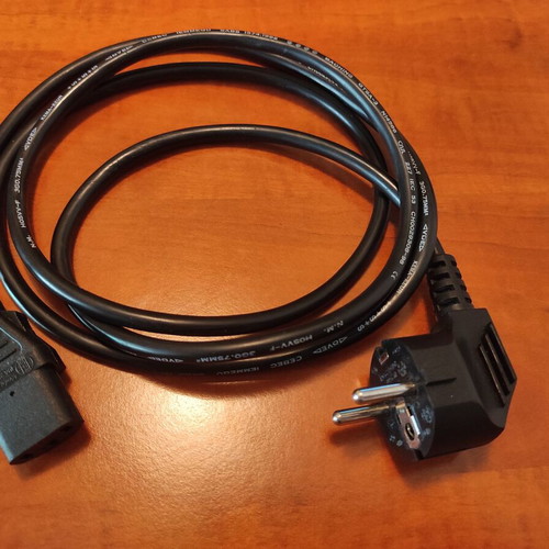 Volex M2511A power cable like new with IEC C13 and Schuko connectors
