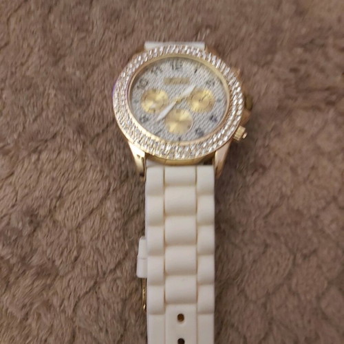 Women's watches like new, pack of 4 multicolor