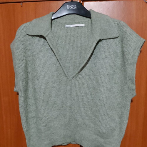 Only vest like new, beige and green, loose fit