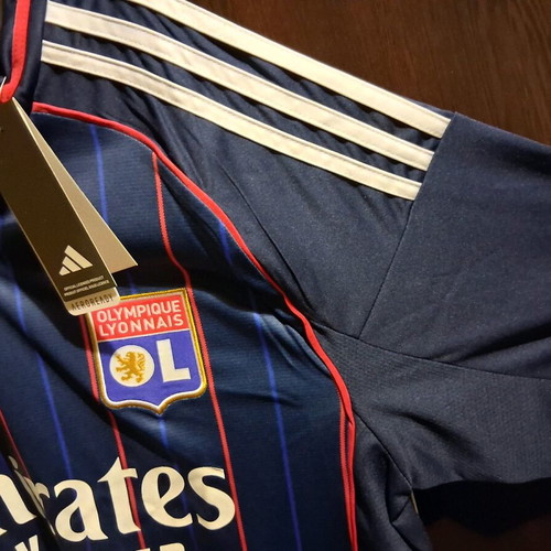 Lyon jersey new, size Large, authentic