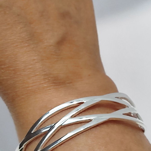 Silver 925 cuff bracelet with modern geometric design