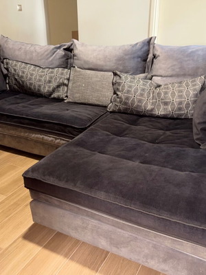 Homad corner sofa like new, detachable in two parts