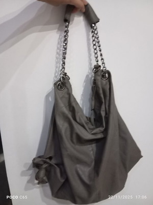 Τσάντα ώμου Bershka γκρι σαν καινούργιο, μεγάλη