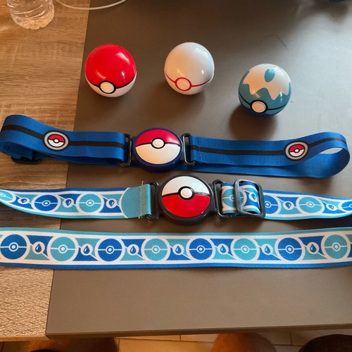 Pokémon Clip N Go belts and balls like new