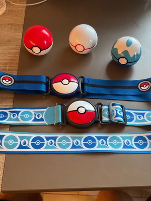 Pokémon Clip N Go belts and balls like new
