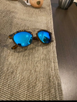 White Shark sunglasses new with blue lens and brown frame