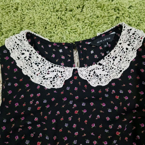 New Look blouse with crocheted collar and roses pattern, new, size M