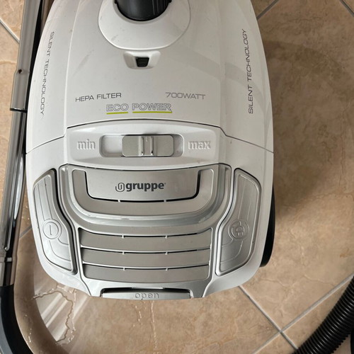 Ηλεκτρική σκούπα Gruppe Silent σαν καινούργιο, ισχύς 700 W, φίλτρο HEPA