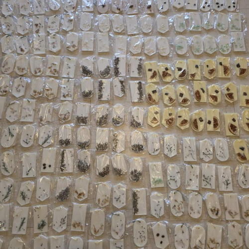 Handmade aromatic wax tablets for closet or drawers, pack of 200