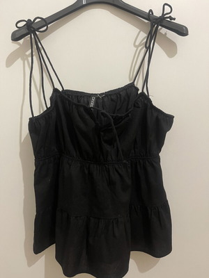 H&M black sleeveless airy top with adjustable straps like new
