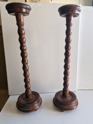 Wooden floor support bases like new, set of 2 pieces