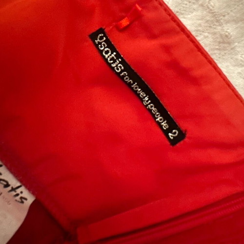 Ysatis Top size 2 red, like new, 100% polyester