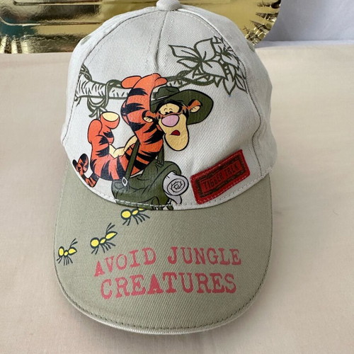 Disney hat 46 cm like new