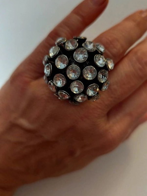 Sfera ring used with impressive silver rhinestones