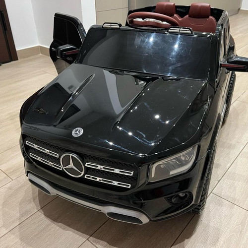 Mercedes electric car two-seater like new