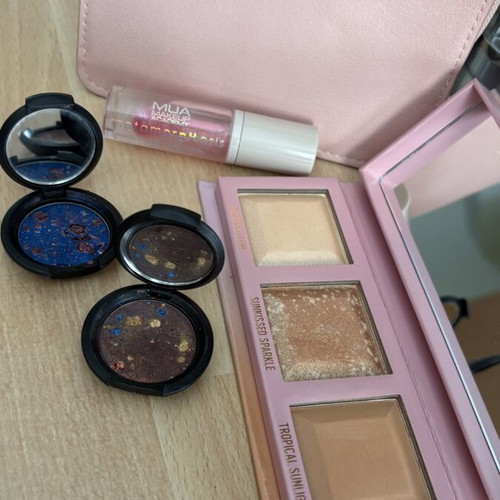 Glow and Bronze Palette like new with MUA lip gloss and pouch