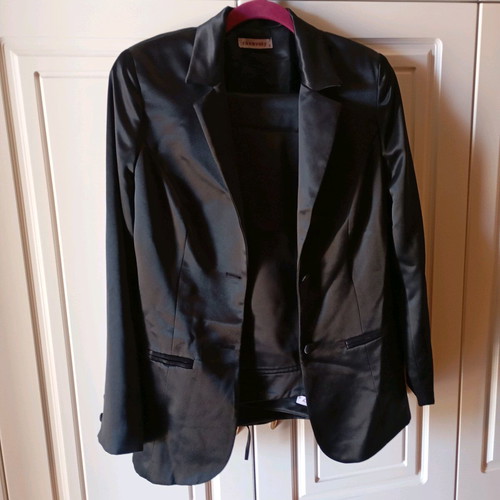 RAXEVSKY satin suit like new