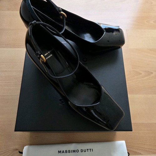 Massimo Dutti Studio pumps new, black patent leather, size 39