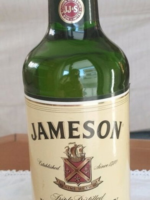 Jameson Irish Whiskey 700ml καινούργιο, σφραγισμένο αυθεντικό μπουκάλι