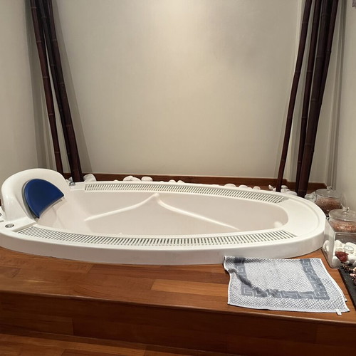 Hydro Hydrotherapy Pool like new, individual with sterilization system