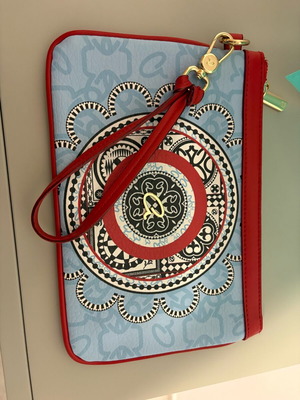 Axel Sgraffito envelope bag like new