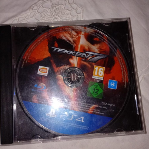 PlayStation 4 console with PS VR, controller and 5 games