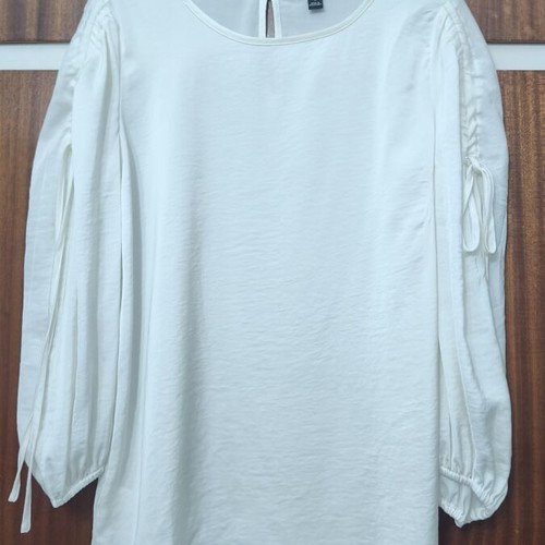 White top with long sleeves used, size M