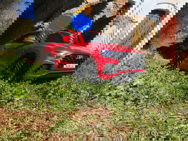 Audi r8 ηλεκτρικό αμαξακι