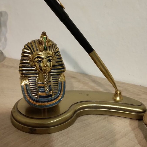 Office item set like new with metal Pharaoh and porcelain ashtray
