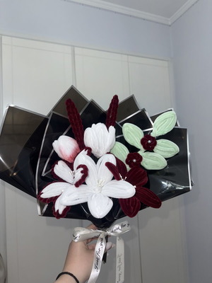 Handmade aromatic flower bouquet with waterproof wrapping, red shades