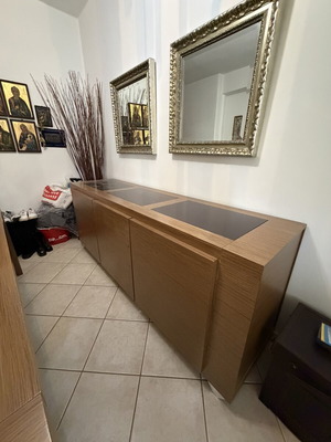 Buffet large used, dimensions 220x55x85.5 cm