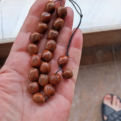 Moschokarydo Komboloi like new with 17 + 3 beads