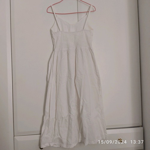 white midi dress with 50s vibe 65% cotton with buttons
