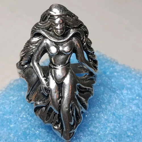 Vintage 925 silver ring like new with fairy figure handmade