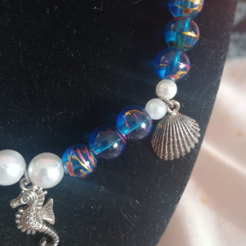 Necklace handmade with glass beads and shell and seahorse motifs like new