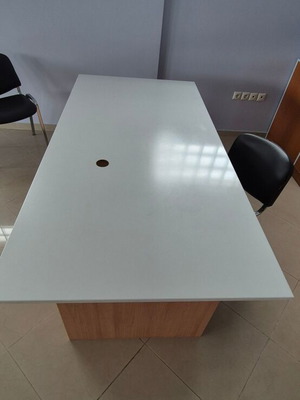 Γραφείο σαν καινούργιο, διαστάσεων 2x1x0,75 μέτρα