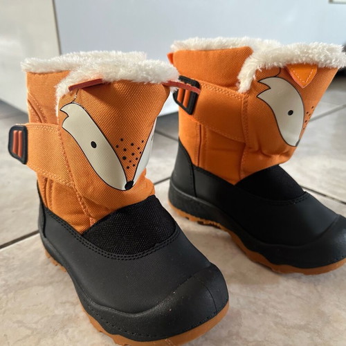 Children's waterproof boots with fur lining like new, size 26