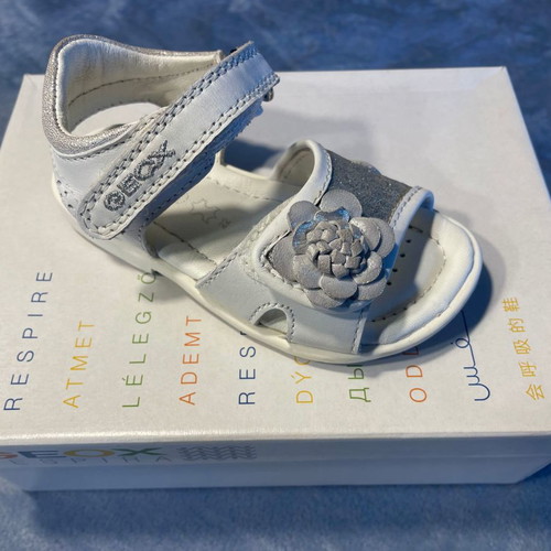 Geox kids leather sandals size 22
