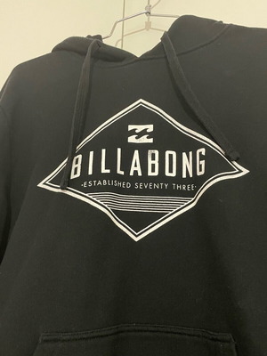 Billabong hoodie like new, black and white, size M