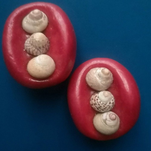 Vintage handmade polymer clay earrings used, red with shells
