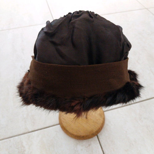 Fur hat natural hair Small like new, brown