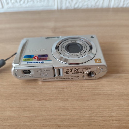 Panasonic Lumix DMC-FS3 compact digital camera like new
