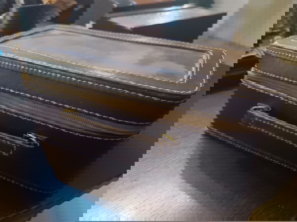 γνησιο  δερματινο  βαλιτσακι-45  Χ  15-ΤΕΛΕΙΟ   ΓΙΑ  ΜΕΤΑΦΟΡΑ  Η  ΑΠΟΘΗΚΕΥΣΗ
