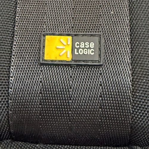 Case Logic QPB-201 compact camera case like new