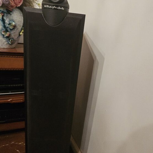 Sherwood sound amplifier used with equalizer and Wharfedale speakers