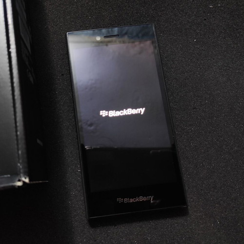 BlackBerry Leap STR100-1 smartphone new with accessories