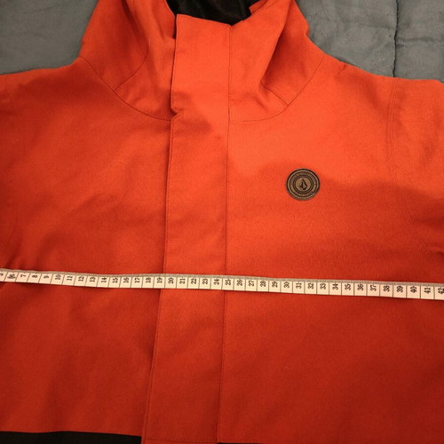Volcom kids ski jacket used, waterproof, size medium